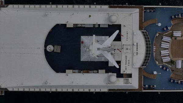 Quels sont les meilleurs conseils pour camper en forêt pluviale pendant la saison des pluies?